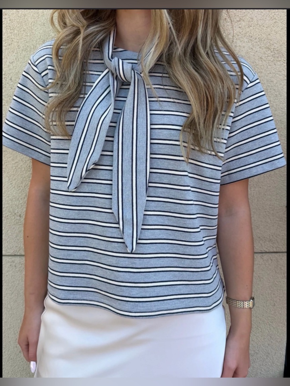 Women’s Striped Tie-Neck Short Sleeve Top - gray/navy